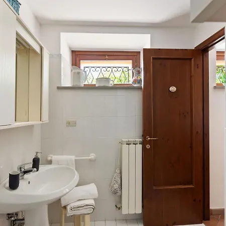 Traditional In Varano With Private Garden Willa *