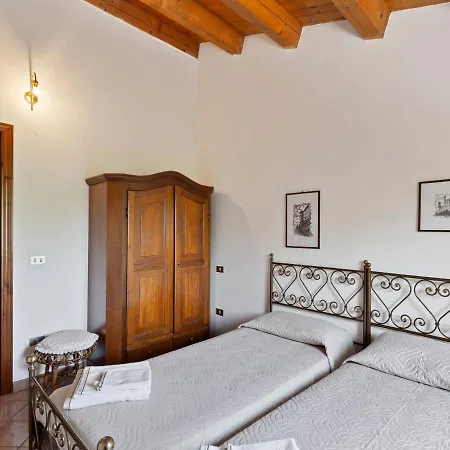 Willa Traditional In Varano With Private Garden Ankona